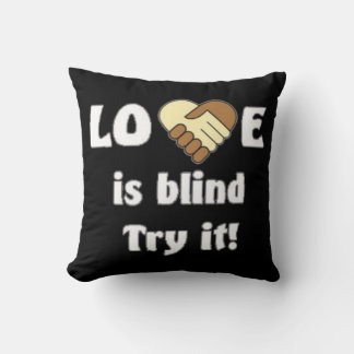 Almofada Amor é Cego Tente Preto e Travesseiro Branco