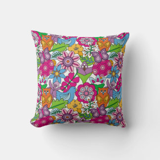 Almofada Animais coloridos e flores, com a parte perfeita d