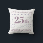 Almofada Aniversário de 25 anos de casamento roxo elegante<br><div class="desc">Celebre um aniversário de casamento marcante com este design romântico com muitos corações bonitos e espirais elegantes.</div>