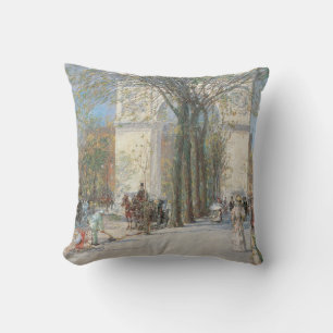 Almofada Arco de Washington, Primavera por Frederick Childe