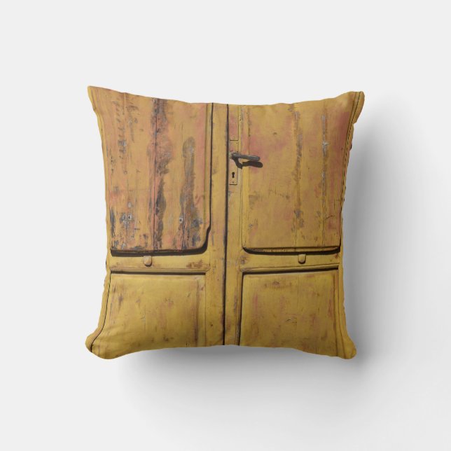 Almofada Armário de madeira marrom fechado (Frente)