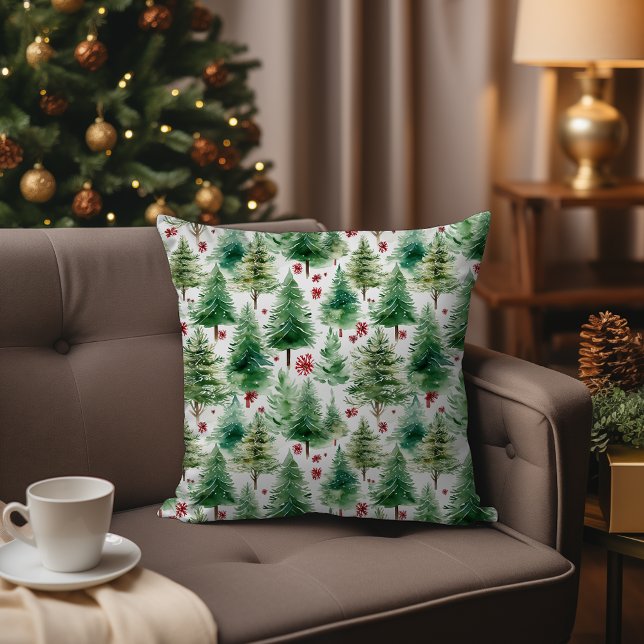 Almofada Árvore de Natal verde Floresta de Aquarela (Evergreen Christmas Tree Watercolor Winter Forest Throw Pillow in Christmas Living Room)