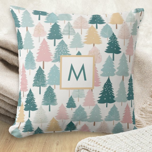 Almofada Árvores de Natal de Floresta de Pinheiro Rústica M (A monogrammed throw pillow with Christmas pine trees pattern in pastel colors)