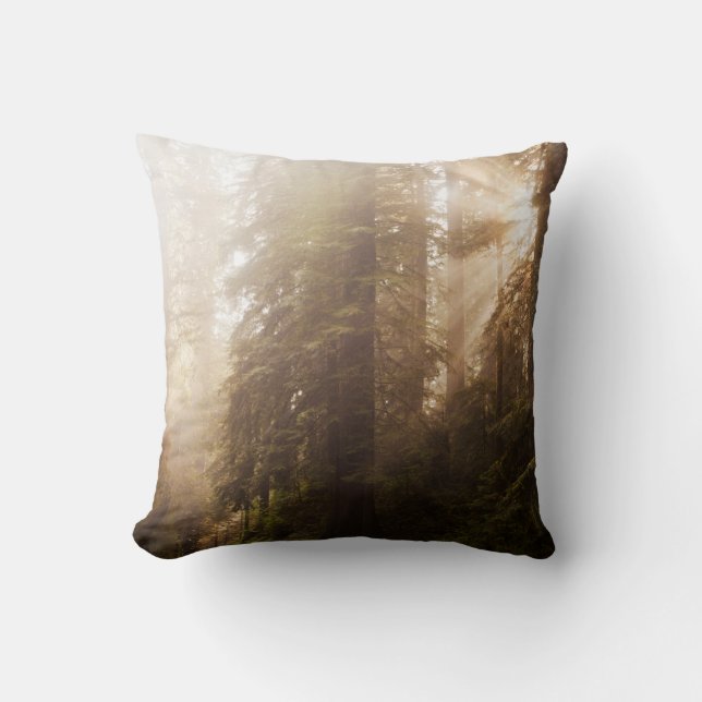 Almofada Árvores Redwood na Névoa da Manhã com Raios de Sol (Frente)