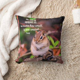 Almofada Atos De Bondade Chipmunk De Cotação Inspiraciona