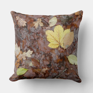 Almofada Autumn & Yellow Leaves Pattern Throw Pillow