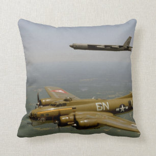Almofada B17G e B52H em vôo