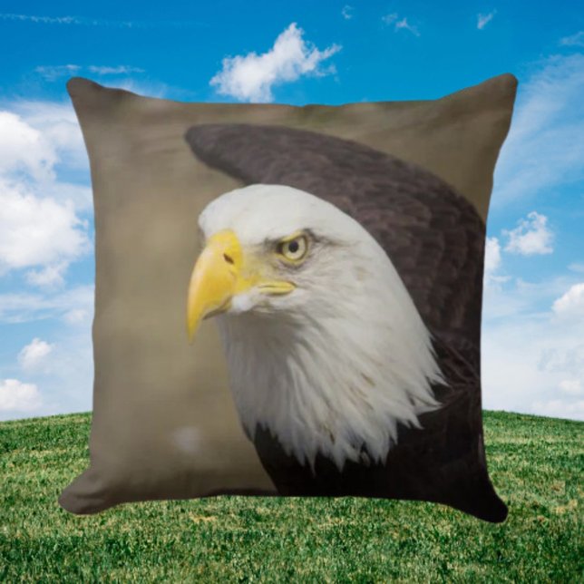 Almofada Bald Eagle Power – Bold Statement Throw Pillow (Criador carregado)
