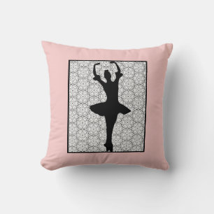 Almofada Ballerina Silhouette em um padrão de Heart Mandala