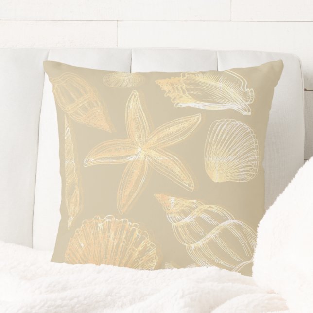 Almofada Banda Neutra Tan Beige Seashell Shells Beach House (Shells starfish beach coastal beige tan sand summer home decor elegant neutral throw pillow)