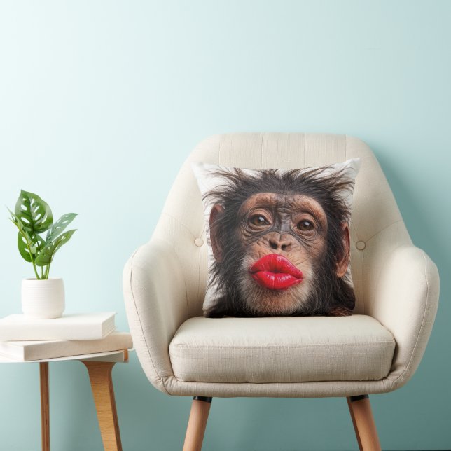 Almofada Batom Vermelho em um Chimpanzé (Cadeira)