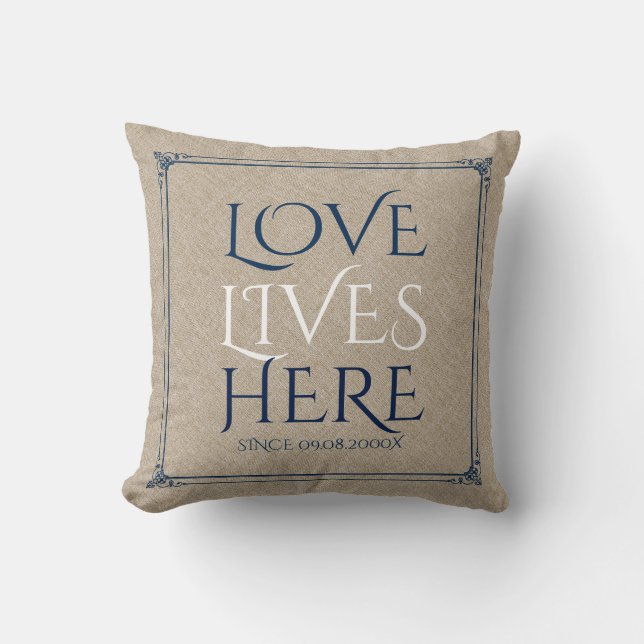 Almofada Beige Linen E Personalizar Texto-Amor Vive Aqui (Frente)