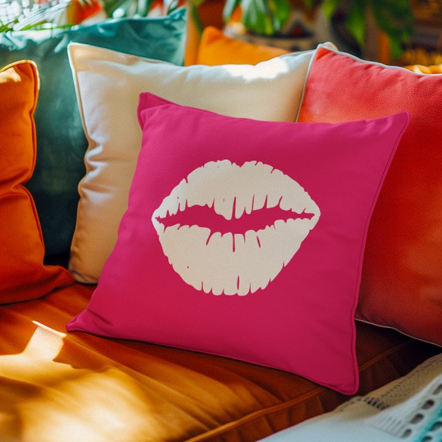 Almofada Beijo de Rosa e Branco (Pink and White Smooch Throw Pillow)