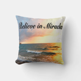 ALMOFADA BELA CRENÇA EM MIRACLES SUNRISE DESIGN