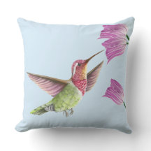 Belo beija-flor em voo com Tulipas