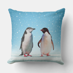 Almofada Belo Casal de Pinguins em Azul Claro
