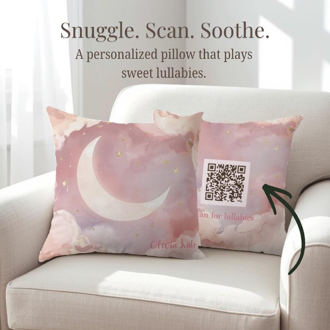 Almofada Berço Interativo da Lua e Estrelas com Música (A personalized nursery pillow with a watercolor moon and stars design, featuring a QR code on back)