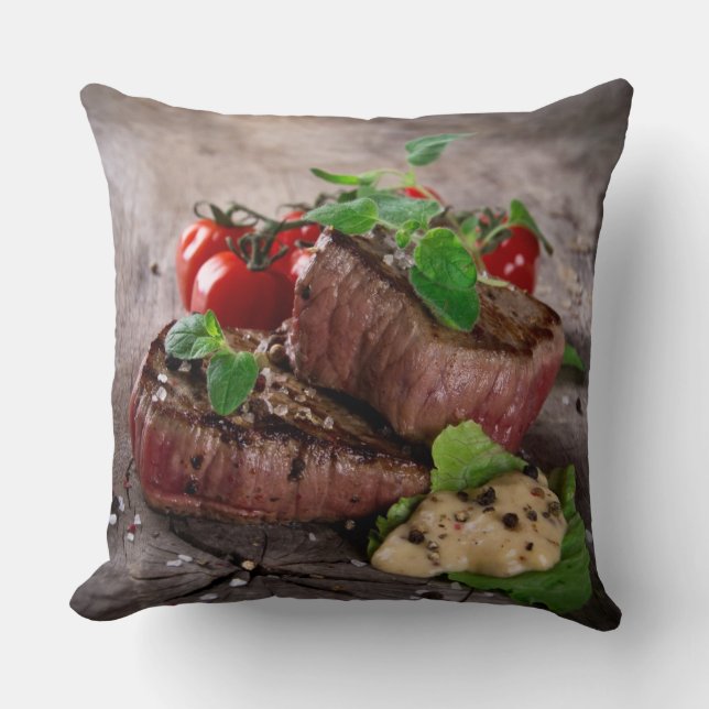 Almofada Bifes grelhados do churrasco com ervas e os (Frente)