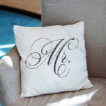 Almofada Black and White Chevron Stripes "Sr."<br><div class="desc">Design de tipografia decorativa de sua e sua escritura.</div>