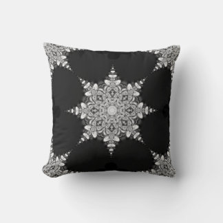 Almofada Black Beauty Mandala Snowflake Cushion