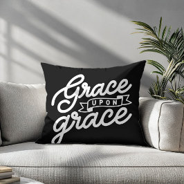 Almofada Black Christian Grace sobre o Travesseiro decorati