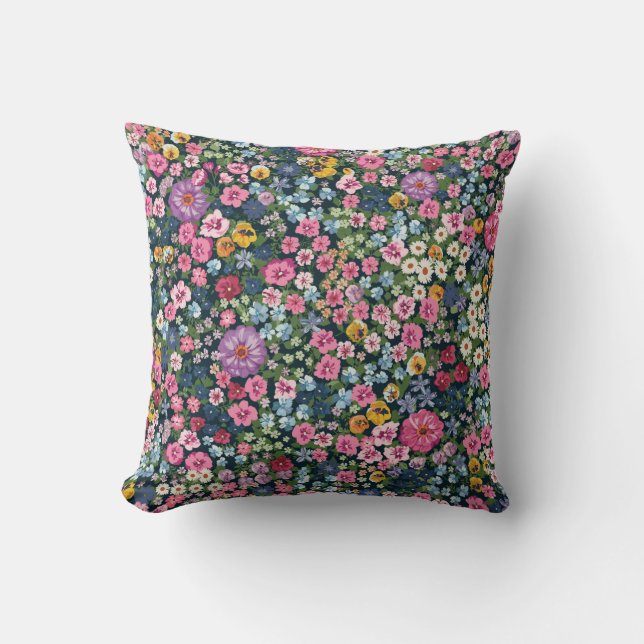Almofada Blooming midsummer meadow seamless pattern. Plant  (Frente)