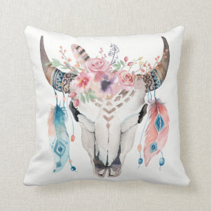 Almofada Boho Chic Crânio de Vaca Penas e Flores Glam