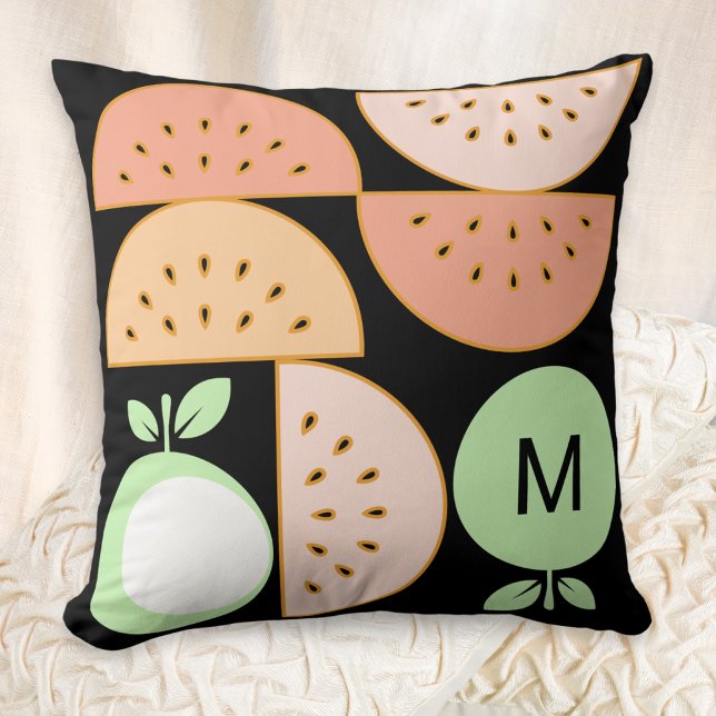 Almofada Boho Geométrico Frutas Monograma Moderno de Meados (A monogrammed throw pillow inspired by mid-century modern style, with melon and apple fruit shapes)