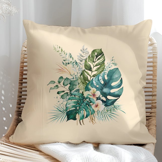 Almofada Boho Tropical Flores e Folhas de Verão (Boho Tropical Flowers and Leaves Summer Throw Pillow in a sunny rattan armchair.)