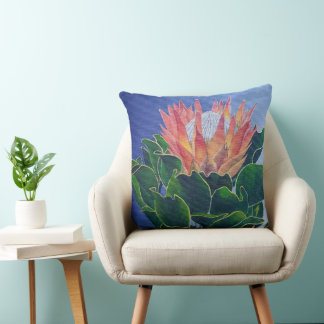Almofada Bold King Protea | Hand-Painted Floral Art