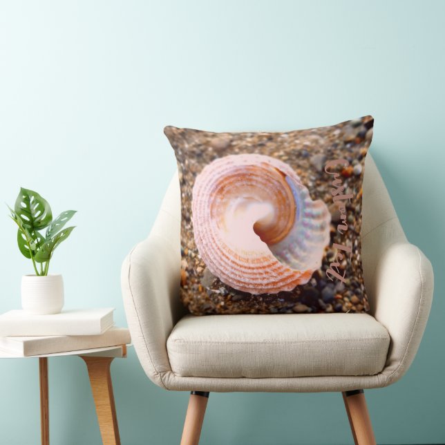 Almofada Bonito Seashell em uma praia Rocky com texto perso (Cadeira)