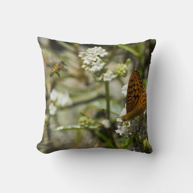Almofada Borboleta Laranja e Abelha (Frente)