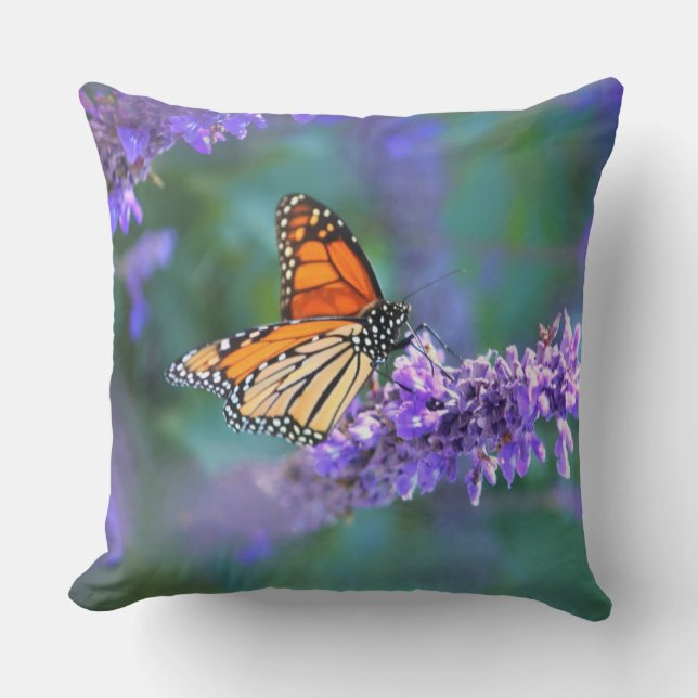 Almofada Borboleta Monarca em Flor de Lilás Roxo (Frente)