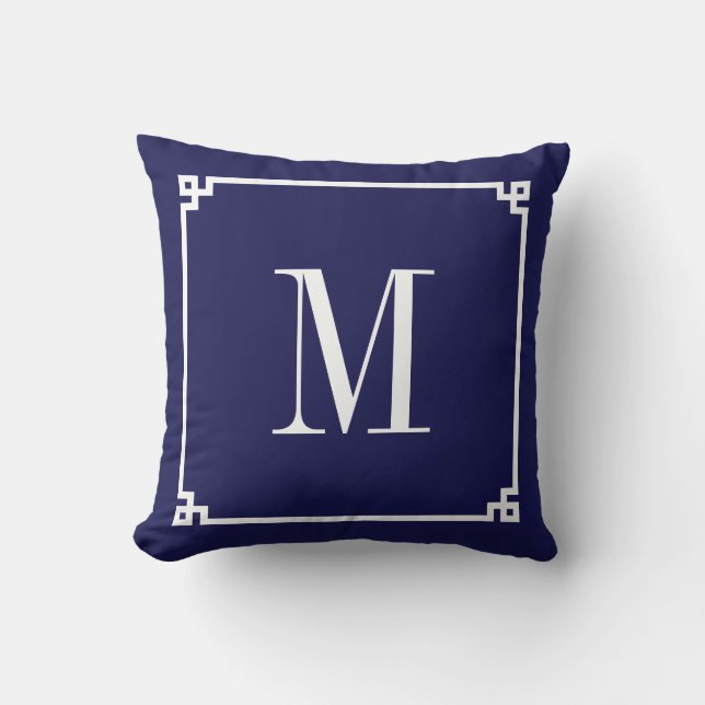 Almofada Borda Monogramada Chave Grega Azul Marinho e Branc (Frente)
