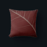 Almofada Borgonha e Cinza Mínima de Macro Folha<br><div class="desc">O travesseiro decorativo moderno apresenta um design de folha de macro abstrato minimalista em uma paleta de cores de burgundy e cinza. Um simples padrão de macro-folha orgânico simples de vinho comum colorido. Um travesseiro rico para a sua sala de estar ou sofá de sala de estar, um travesseiro decorativo...</div>