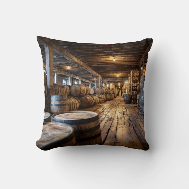 Almofada Bourbon Whiskey Rickhouse Throw Pillow  (Frente)