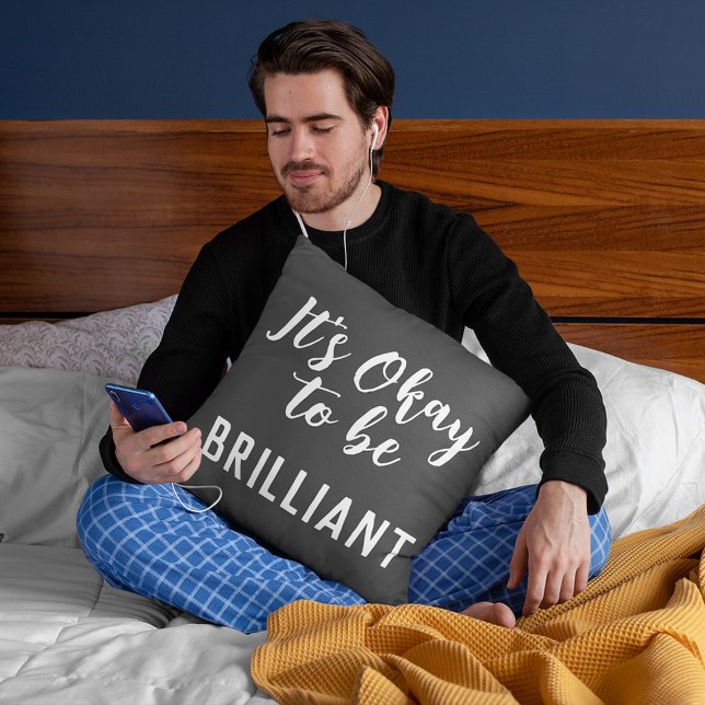 Almofada Branca, Tudo Bem Ser Uma Breve Citação Sobre Cinza (Criador carregado)