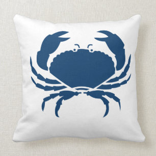 Almofada BRANCO CRAB no travesseiro azul escuro