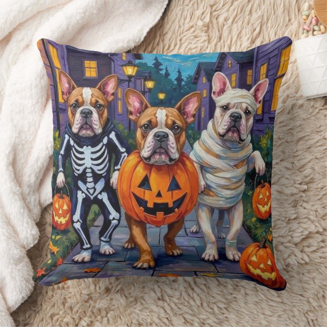 Almofada Bulldog Trick-or-Tratating in Halloween Costumes (Cobertor)