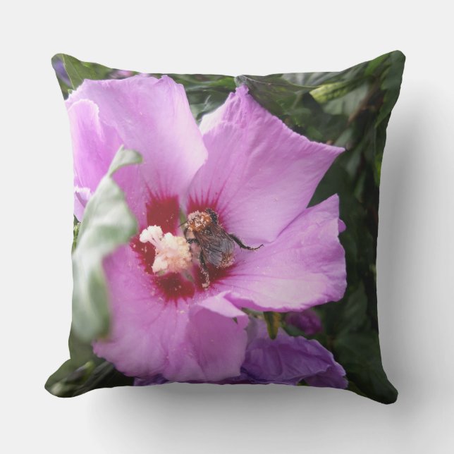 Almofada Bumblebee na Flor de Hibiscus (Frente)