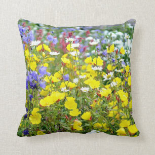 Almofada Buttercups e outras flores selvagens