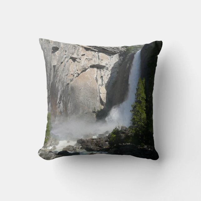 Almofada Cachoeira Inferior de Yosemite na Trilha da Cachoe (Frente)