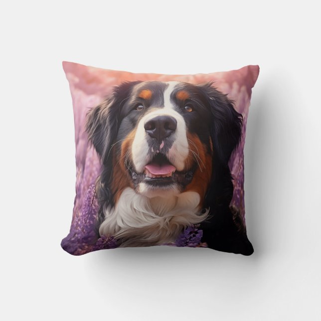 Almofada Cachorro da Montanha Bernese em lavandas (Frente)