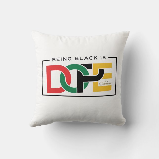 Almofada Camiseta ADOM "Being Black Is Dope" com decote em  (Verso)