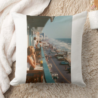 Almofada Camiseta Gráfica Vintage de Tabuleiro de Praia dos