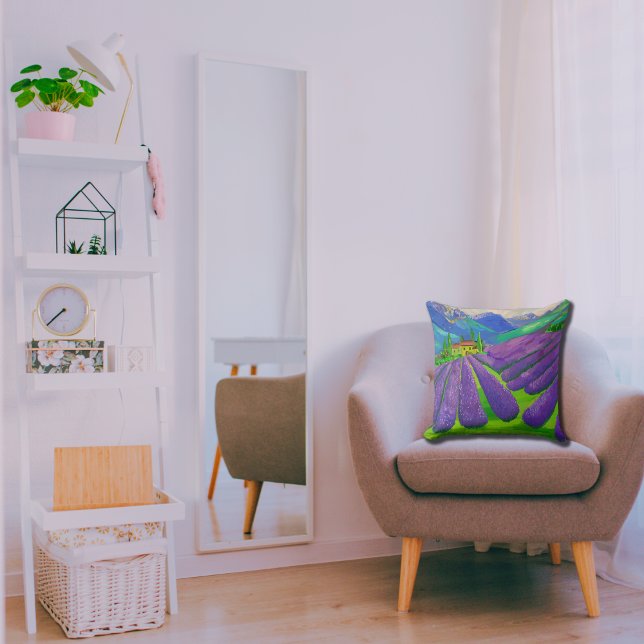Almofada Campos de lavanda em frente às montanhas (Criador carregado)