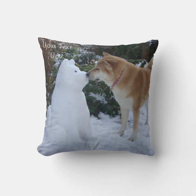 Almofada cão akita fofo beijando cachorro-de-neve (Frente)