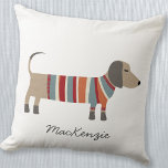 Almofada Cão de linguiça de Dachshund Personalizado<br><div class="desc">Enchido bonito ou cão-salsicha em tricô. Perfeito para amantes de cachorros e ambulantes de cães. Arte original de Nic Squirrell. Altere o nome para personalizar.</div>