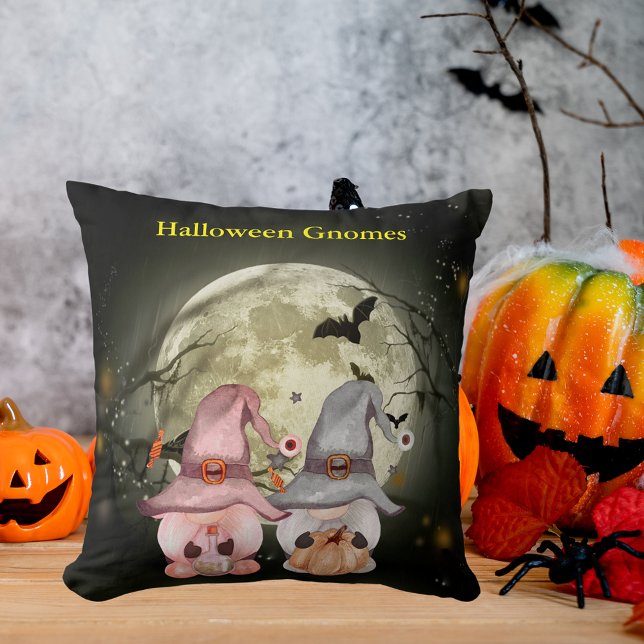 Almofada Casal Gnomo de Halloween (Halloween Gnome Couple Full Moon Throw Pillow)