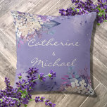 Almofada Casamento de Mola Floral de Lavanda Romântica<br><div class="desc">Os designs florais de aquarela tornaram-se cada vez mais populares no mundo dos casamentos. Esta design apresenta traços de aquarela suaves e delicados em cor branca e lavanda que evocam um sentido de romantismo e elegância. A combinação de cores pastel e vibrante dá a esta suíte de casamento uma sensação...</div>